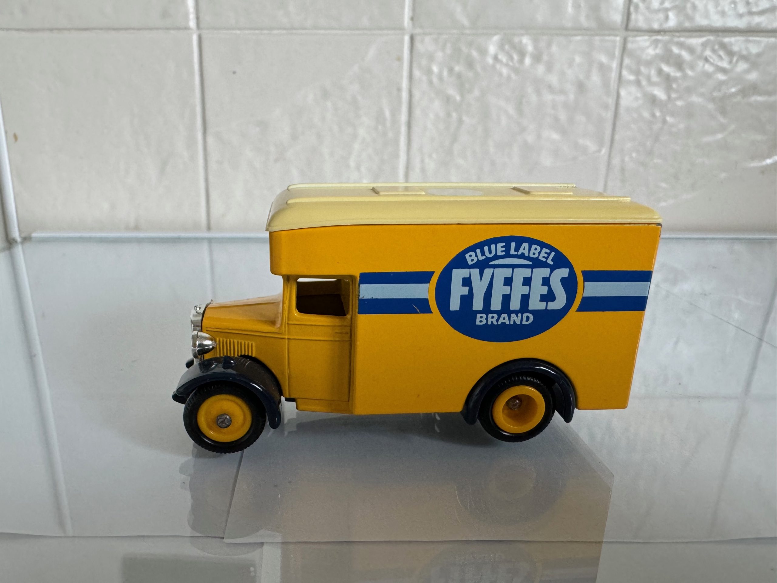 Days Gone - Fyffees Model Van