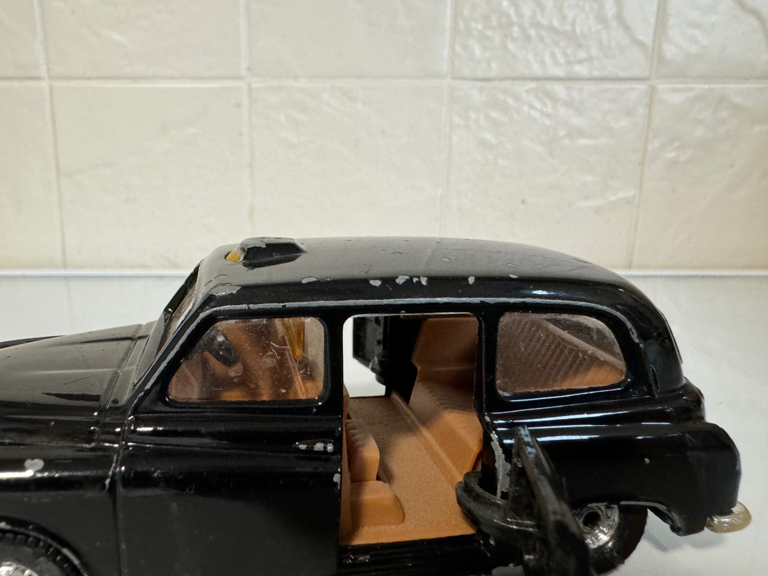 Corgi – Austin London Taxi (Iconic Black cab of London)