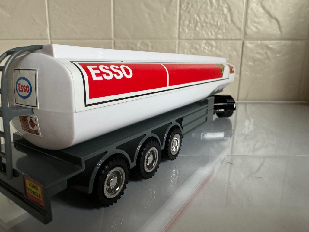 Product Plus (London) - Collection ESSO Road Tanker