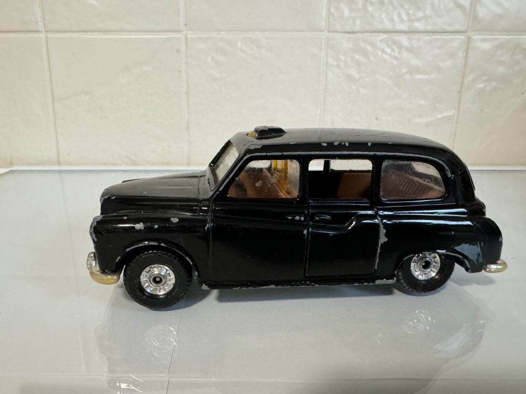 Corgi - Austin London Taxi (Iconic Black cab of London)